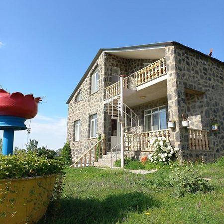 Hyuratun Gavarum Arevik Villa Artsvakar Exteriör bild