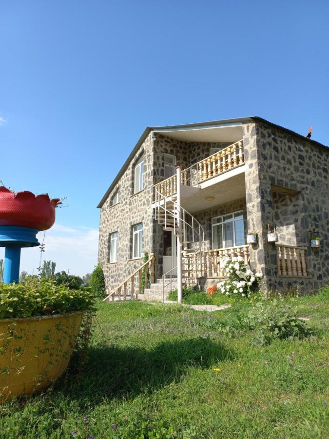 Hyuratun Gavarum Arevik Villa Artsvakar Exteriör bild